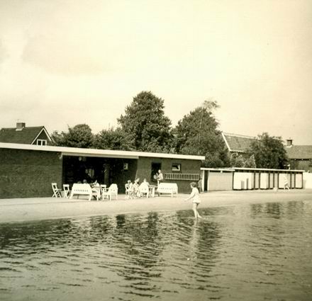 Resize_of_zwembadscheemdahangplekbi