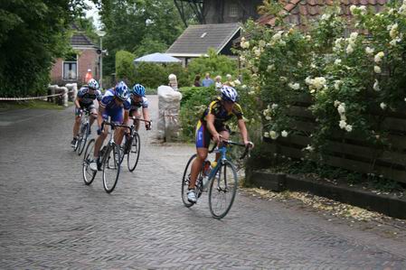 Resize_of_met_de_moed_der_wanhoop_2