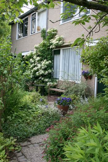 Resize_of_verloosterweg_33_voortuin