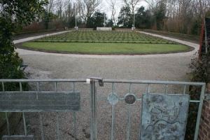 Resize of Texel erebegraafplaats Georgiers 06 15022011