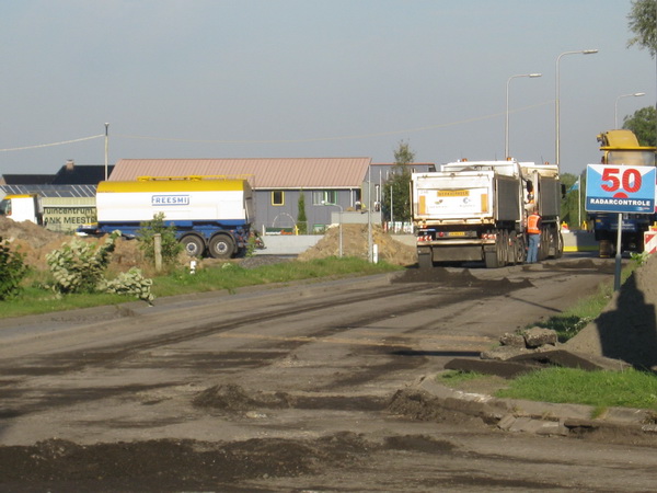 Een beetje inzoomen, wordt het zichtbaarder. Wegdek weg....