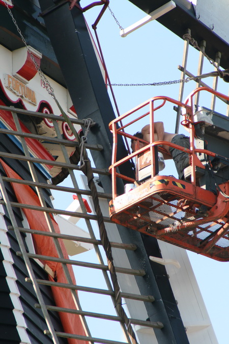 Het kost een paar centen, maar zo'n monument is toch ook de trots van Noordhorn!