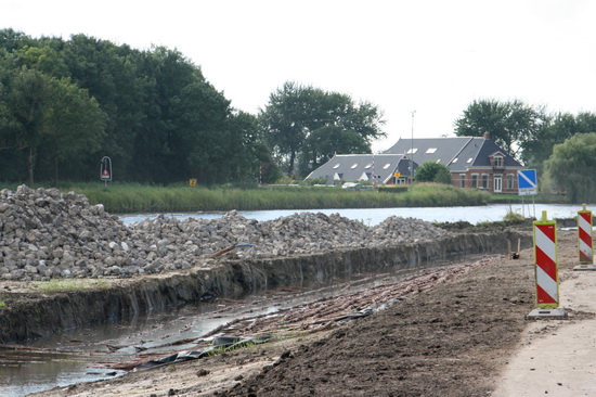 Nu eens oost-west, met de zuidkant van Tolhek op de achtergrond...