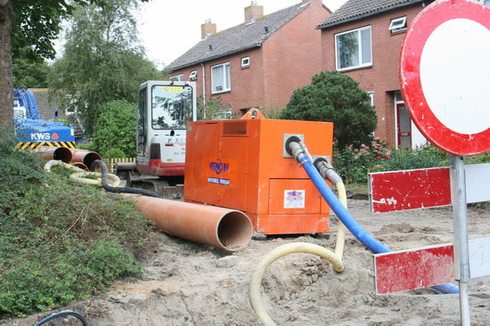 Halverwege dit Norritsstraatgedeelte lag dus de oorzaak van de verzakende waterkranen. Het kan gebeuren....