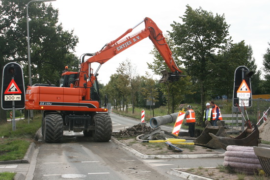 Zo ziet het eruit als je op de N355 zelf staat... Kijkend richting brug (waar ook druk wordt gewerkt...)
