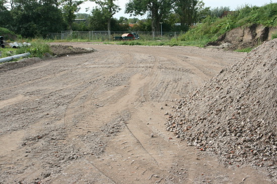 De ondergrond van de omleidingsweg. Is dit straks een arm van de nieuwe rotonde?