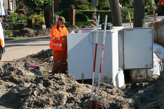 Kabels, kabels, kabels, die ergens beginnen en ergens eindigen. Schakelkasten zijn belangrijk, ook al staan ze zo te zien in de frontlinie....