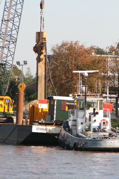 Een race tegen de klok, met overuren.... De scheepvaart is gestremd vanaf vrijdag 4 oktober, 19.00 uur. Of de verzinking dan echt kan beginnen?