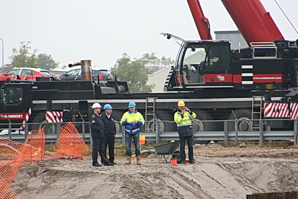 Even uitproberen hoever het bereik van de Tamronlens is onder deze omstandigheden. Valt niet tegen....