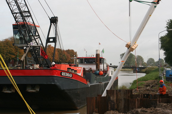 De situatie bij de inham van de zuidelijke oever. De watcher kijkt nauwkeurig of het goed komt. Heeft het oog erin....