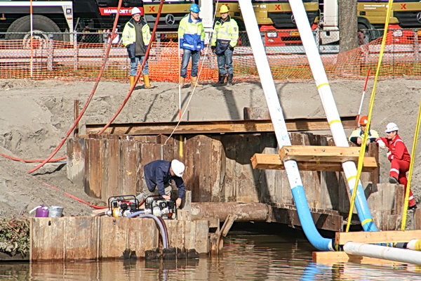 De pompen worden uitgezet? Of stonden ze uit? Gaan ze nu weer aan? Wordt er geïmproviseerd? Eigenlijk niets voor de Gasunie en Enexis... (Ook niet voor GMB, die overal hun "zekerheid" uitschreeuwen)
