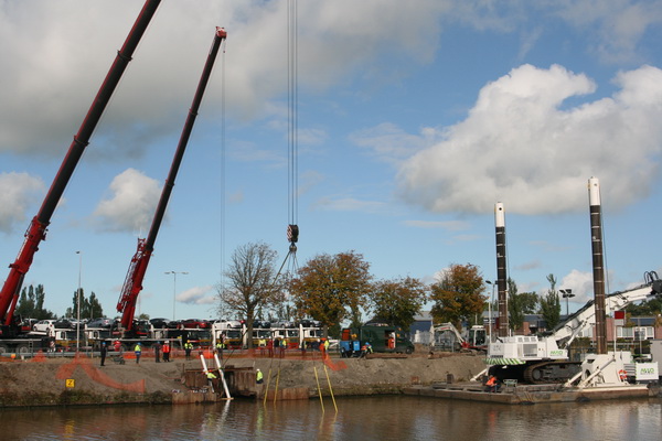 De weersomstandigheden zijn hemels vergeleken bij de mistige toestanden van 's morgens. Dat levert in ieder geval helder kiekwerk op!