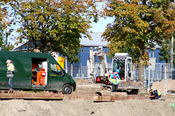Op de noordkant wordt het Friese bedrijf STERK ingeschakeld ("Sterk in heiwerk"). Toch iets met die ijzeren balken proberen?