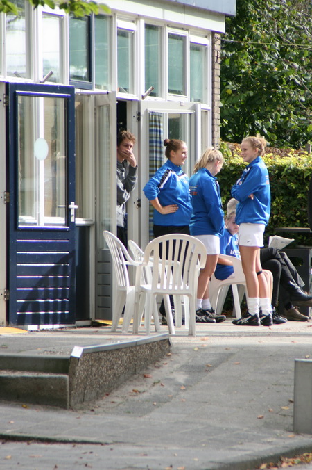 Het is enkele minuten voor drie. Zunobri's Hoop staat klaar om een wedstrijd te beginnen. Behoorlijke Noordhorner inbreng!