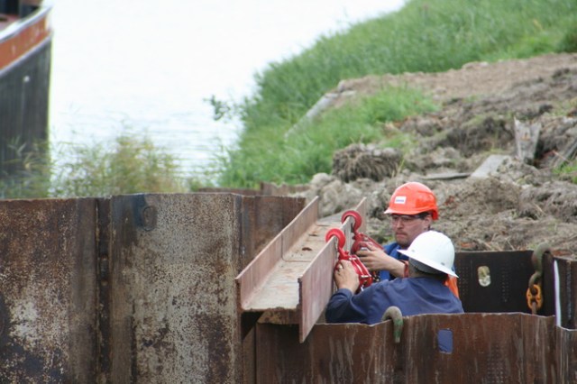 Dat bezig kunnen zijn is een zegen voor de divers gehelmde werknemers. Wachten, daarvan word je doodmoe.....