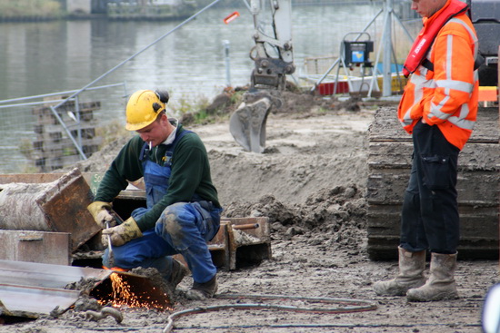 Zo is het duidelijker te zien, ook hoe de rollen zijn verdeeld op dit podium. 
