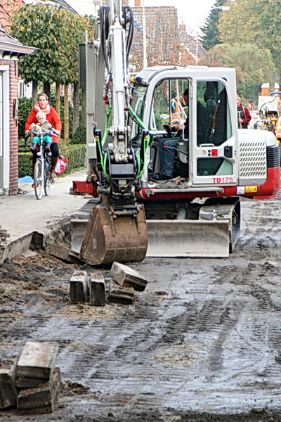 Hier is het nog iets beter te zien. De groenteboer is bereikbaar, lopend en per fiets...