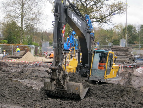 Vanmiddag voor alle zekerheid toch nog maar een kijkje genomen. (Stel dat het JanThijs-verhaal over waardevolle archeologische vondsten toch op waarheid berustte....)