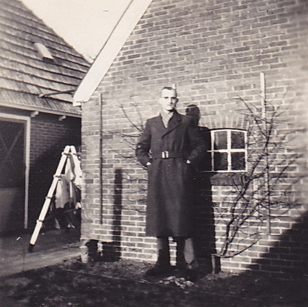 LJL De artist zelf gekiekt door Martje nov48 verkl